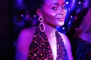 « 14 FÉVRIER : UNE DATE À DOUBLE SUCCES POUR KENZY FARAH »